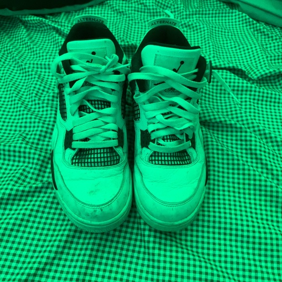 Air Jordan Retro 4 “Alternates”
